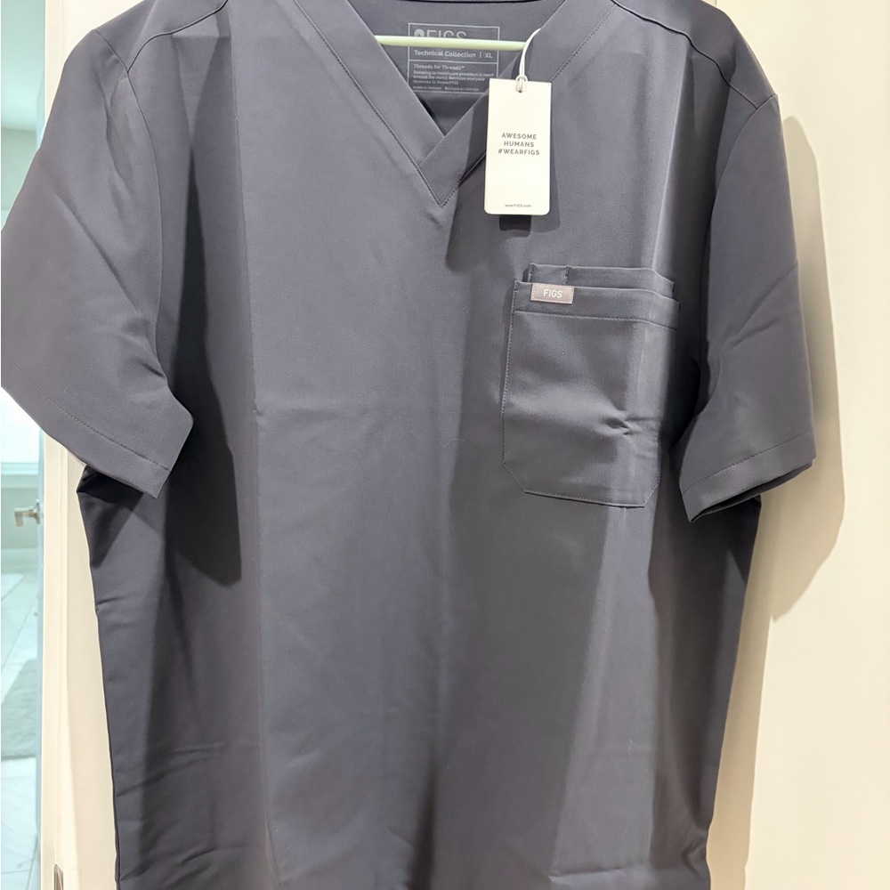 FIGS Scrub Top - Men’s XL